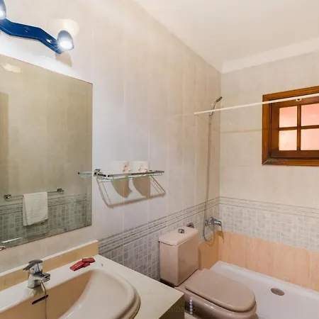 Residencial El Conde #11 Apartment *